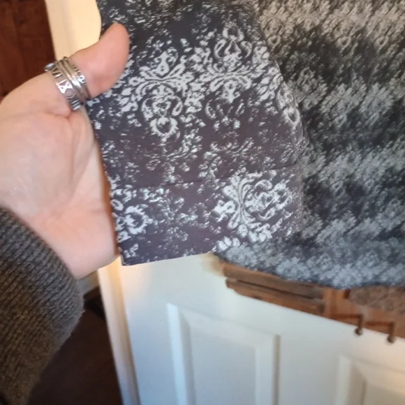 Women's 14th & Union Black and White Patterned Top Size XL - Picture 2 of 3